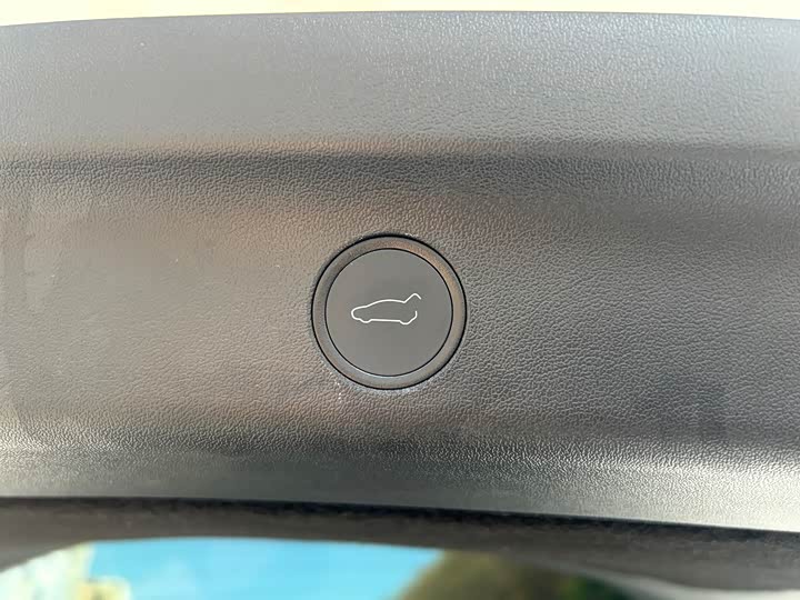 Фото 6 - Tesla Model Y