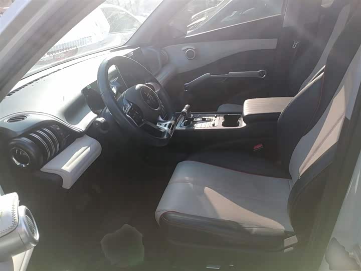 Фото 15 - BYD Yuan Plus