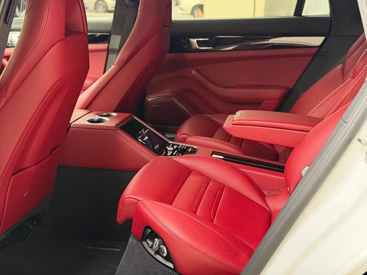 Фото 10 - Porsche Panamera