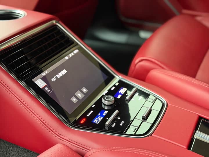 Фото 11 - Porsche Panamera