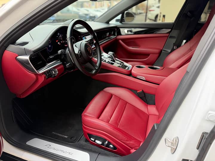 Фото 13 - Porsche Panamera