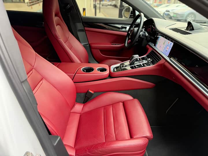 Фото 14 - Porsche Panamera