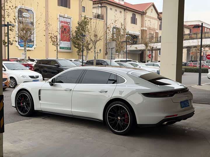 Фото 4 - Porsche Panamera