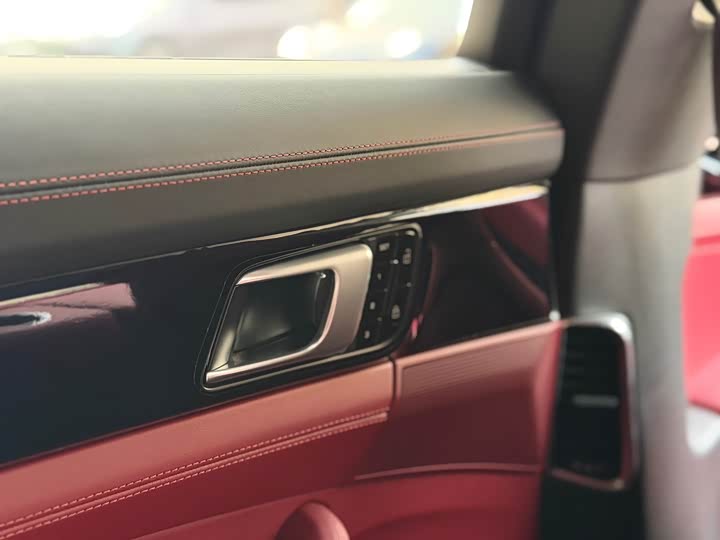 Фото 8 - Porsche Panamera