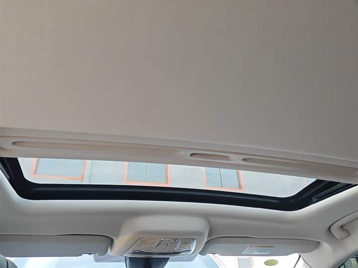 Фото 18 - Bestune B70