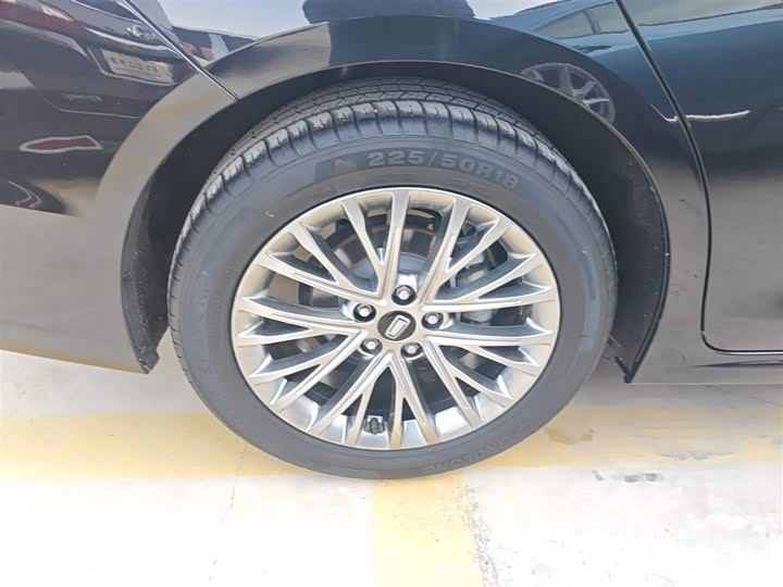 Фото 26 - Bestune B70