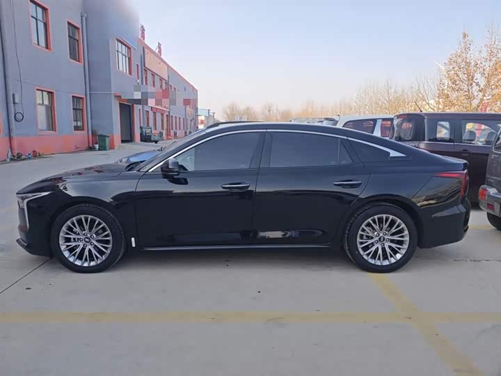 Фото 5 - Bestune B70