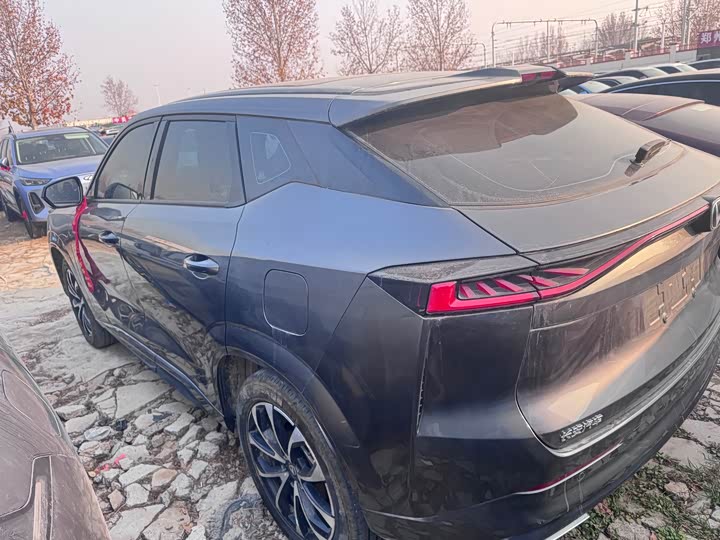 Фото 9 - Changan UNI-Z Hybrid