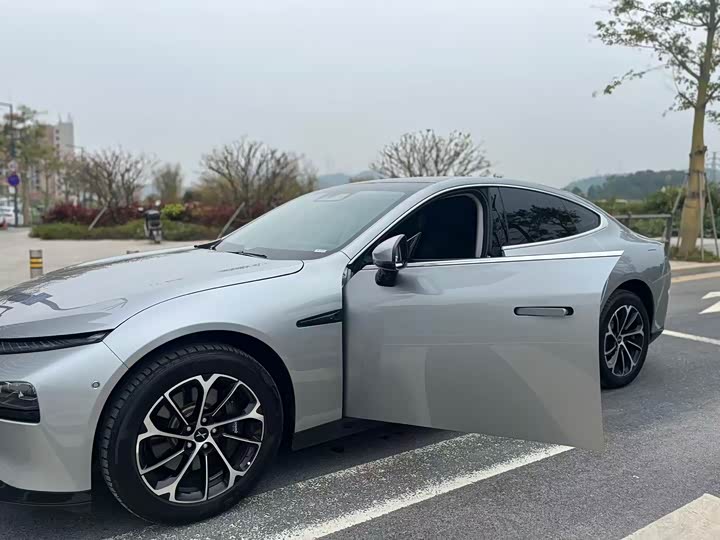 Фото 10 - XPeng P7