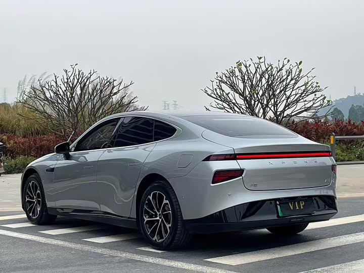 Фото 11 - XPeng P7