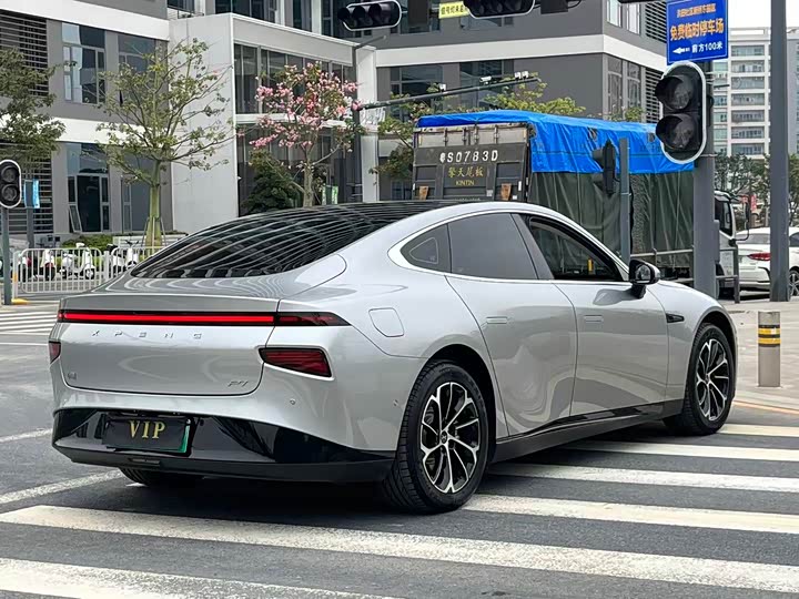 Фото 13 - XPeng P7