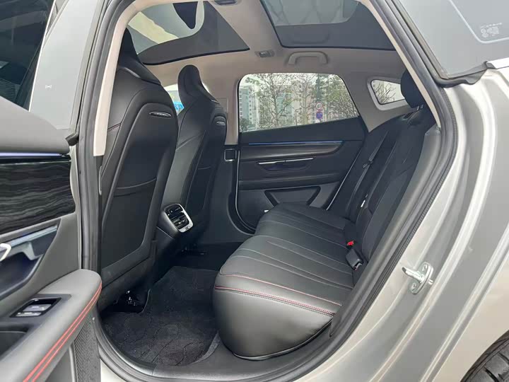 Фото 9 - XPeng P7