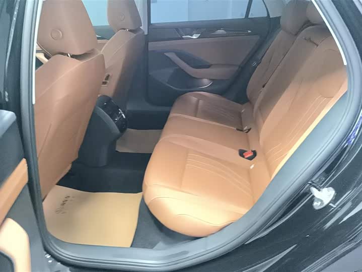 Фото 11 - Volkswagen Magotan