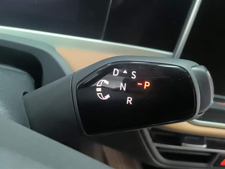 Фото 16 - Volkswagen Magotan