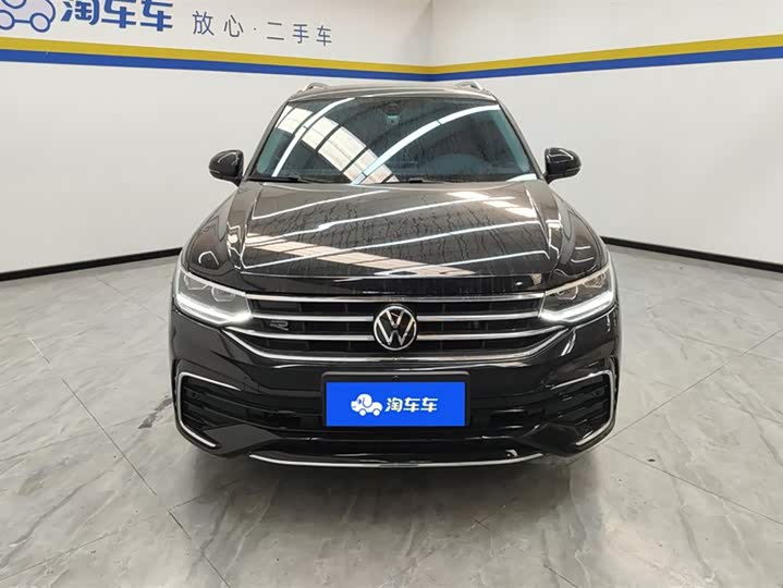 Фото 2 - Volkswagen Tiguan L Pro