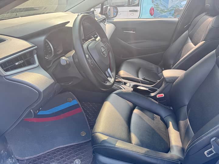 Фото 4 - Toyota Corolla