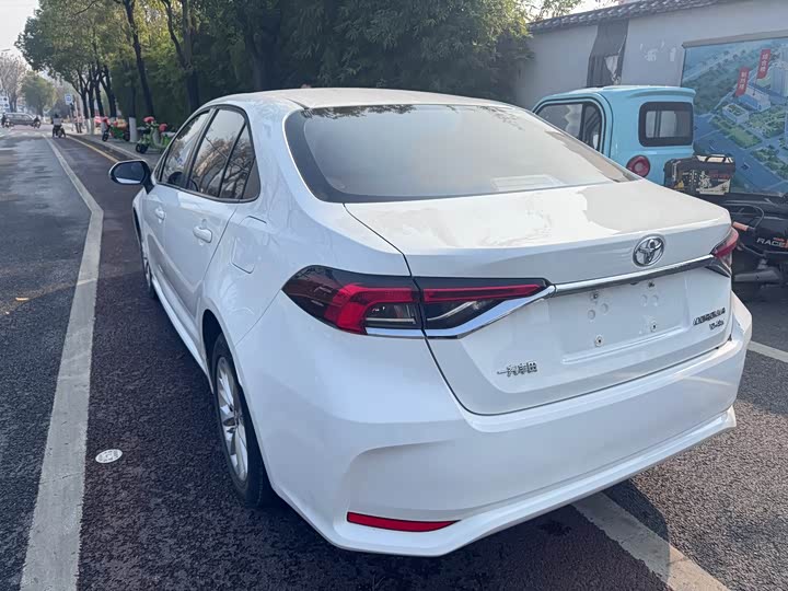 Фото 7 - Toyota Corolla