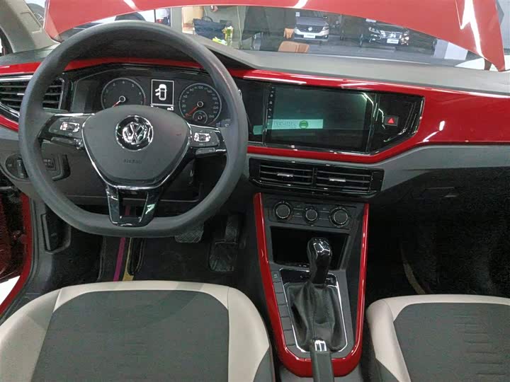 Фото 10 - Volkswagen Polo