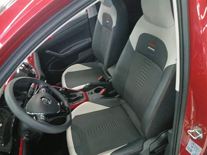 Фото 15 - Volkswagen Polo