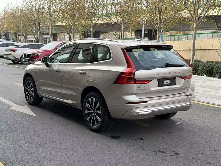 Фото 6 - Volvo XC60