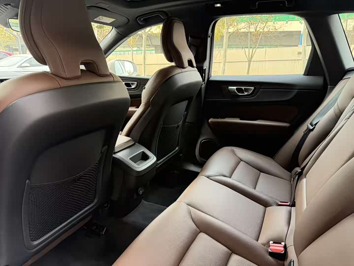 Фото 7 - Volvo XC60