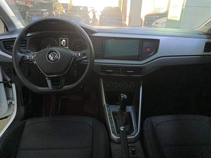 Фото 10 - Volkswagen Polo