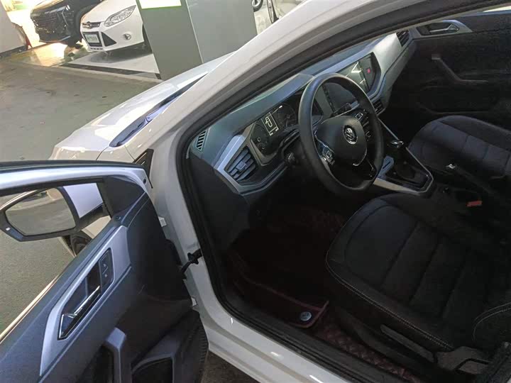 Фото 16 - Volkswagen Polo