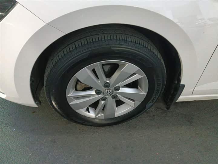 Фото 23 - Volkswagen Polo