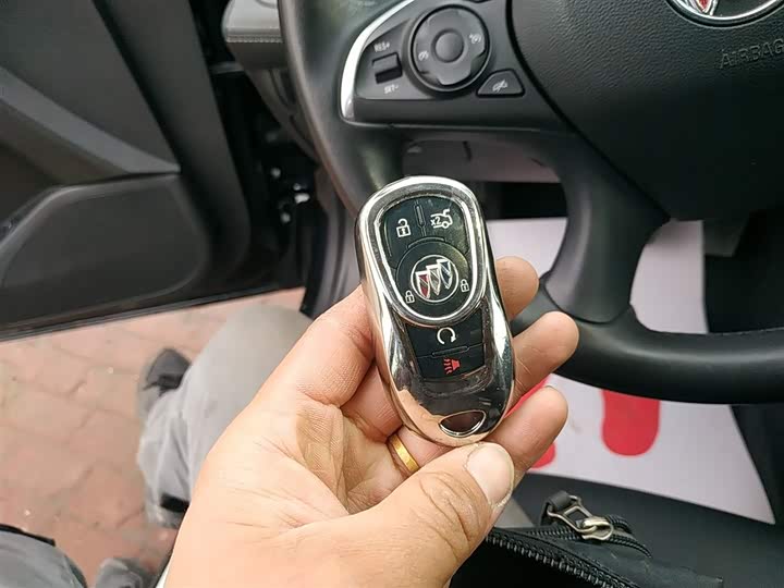 Фото 9 - Buick LaCrosse