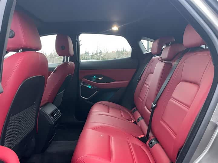 Фото 10 - Jaguar E-Pace