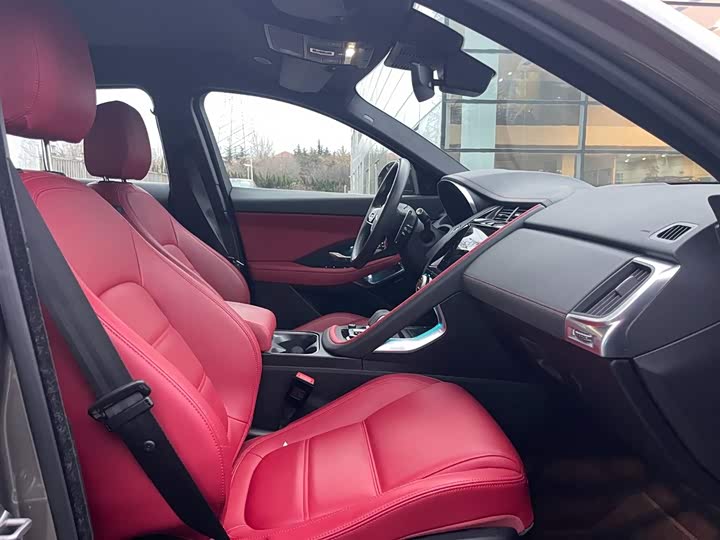 Фото 4 - Jaguar E-Pace