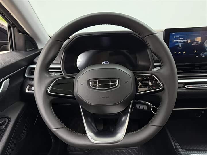 Фото 3 - Geely Emgrand