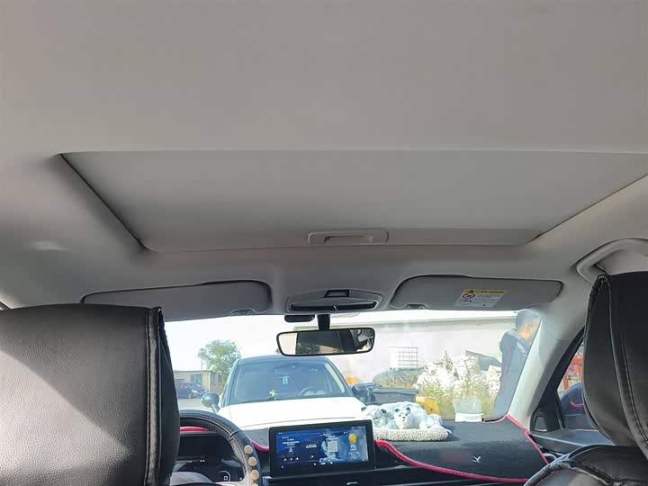 Фото 9 - Geely Emgrand