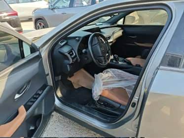 Фото 5 - Lexus UX Hybrid