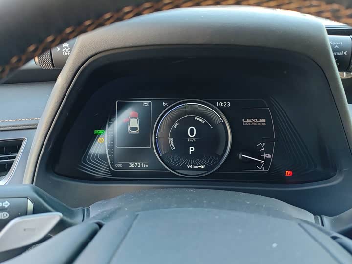 Фото 8 - Lexus UX Hybrid