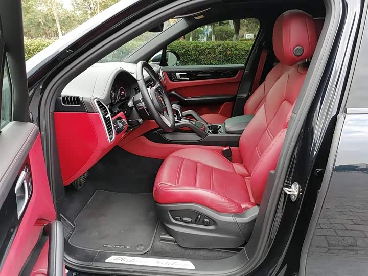 Фото 11 - Porsche Cayenne Hybrid