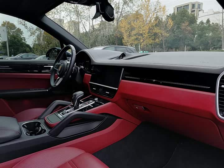 Фото 12 - Porsche Cayenne Hybrid