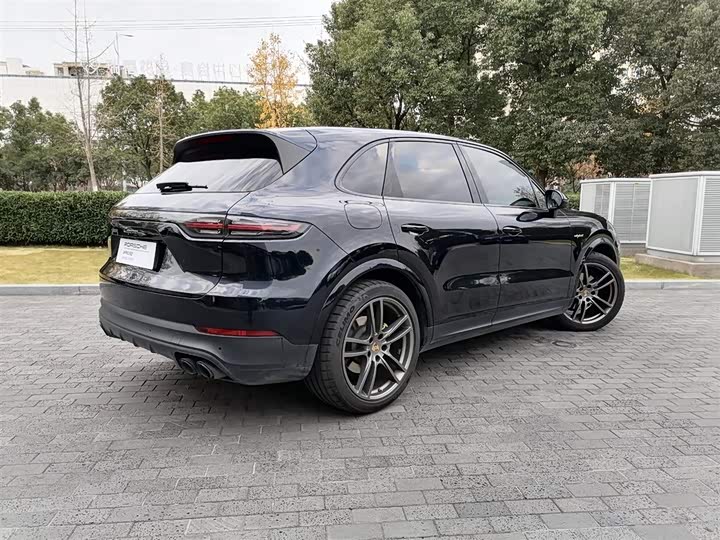 Фото 15 - Porsche Cayenne Hybrid
