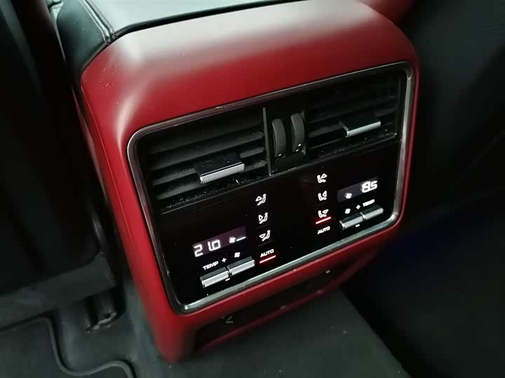 Фото 8 - Porsche Cayenne Hybrid