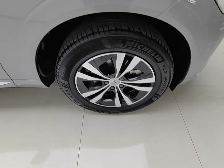 Фото 16 - Volvo XC60