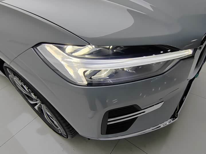 Фото 17 - Volvo XC60