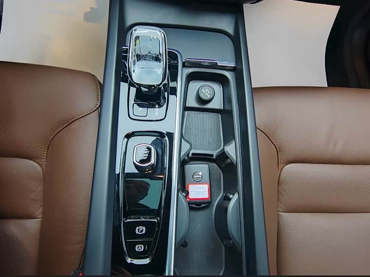 Фото 6 - Volvo XC60