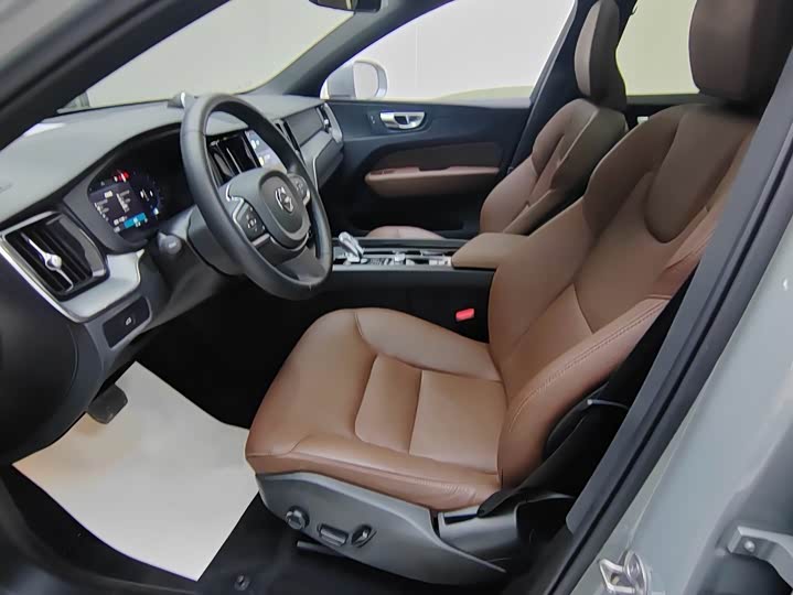 Фото 7 - Volvo XC60