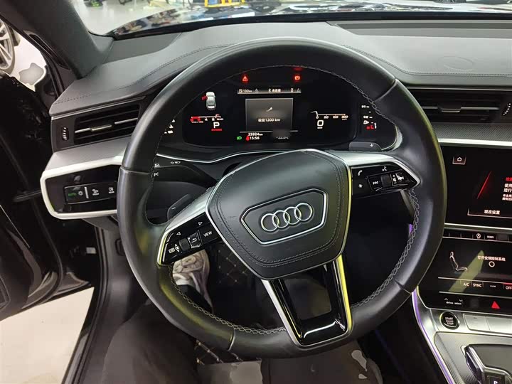 Фото 11 - Audi A6L