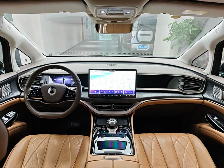 Фото 7 - Denza D9