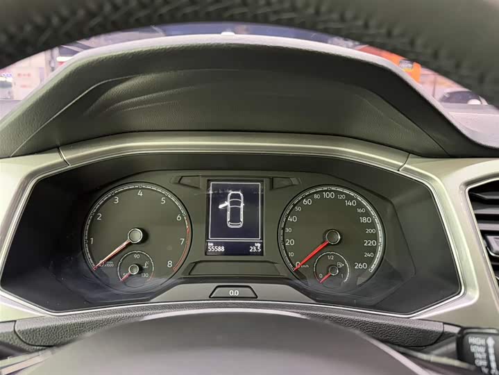 Фото 11 - Volkswagen T-Roc