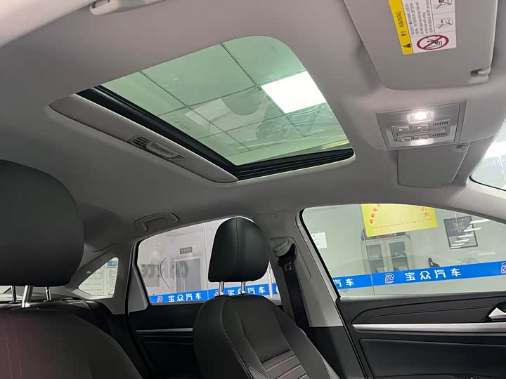 Фото 11 - Volkswagen Lavida