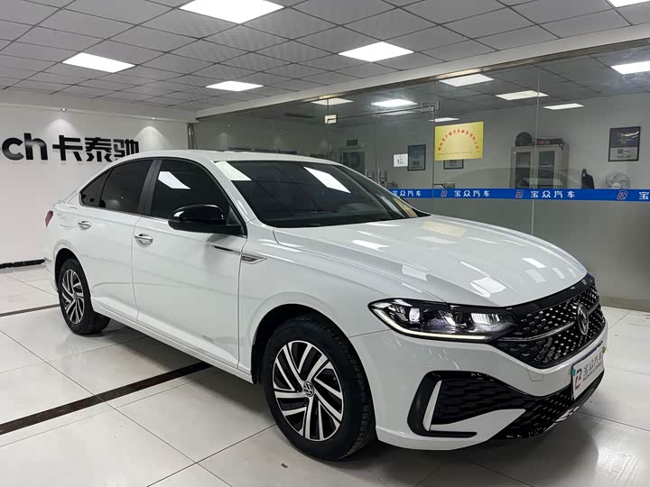 Фото 3 - Volkswagen Lavida