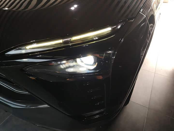 Фото 3 - Nio ES8