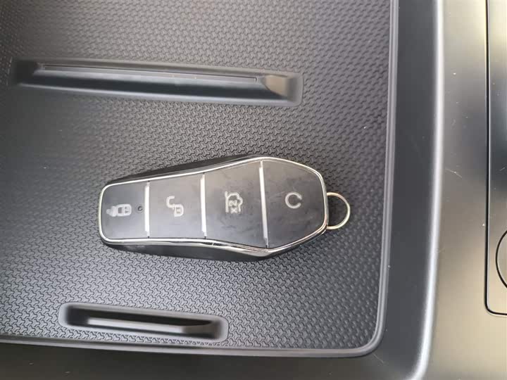 Фото 9 - BYD Qin Plus